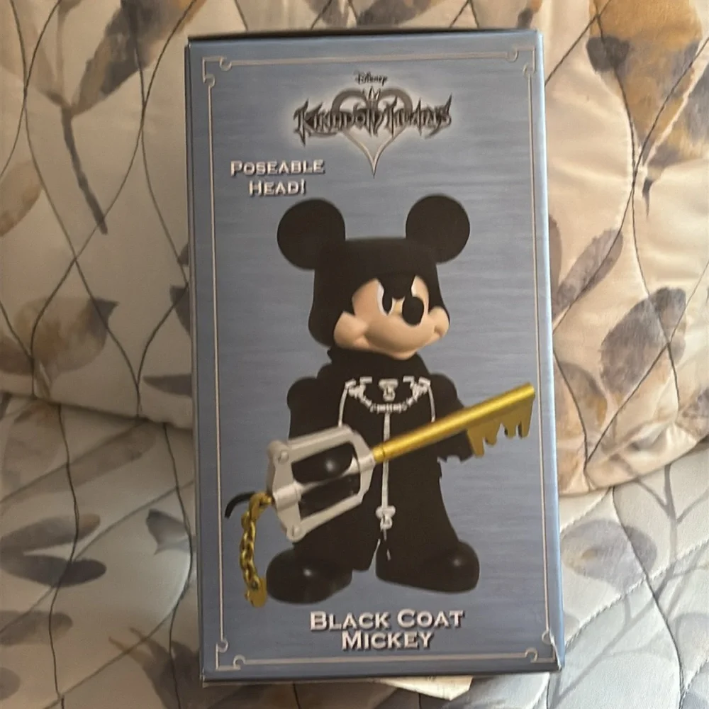 Disney Kingdom of Hearts black coat Mickey figurine!! - Picture 4 of 8
